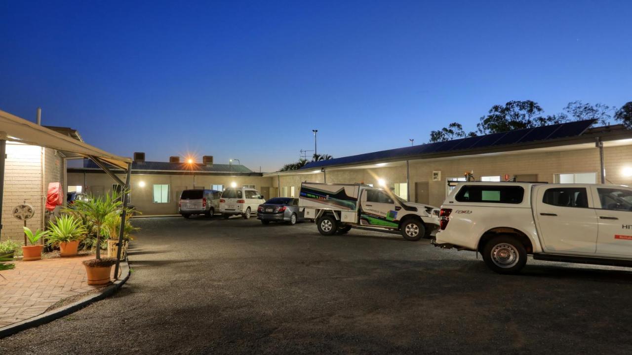 Motel 707 Emerald Luaran gambar