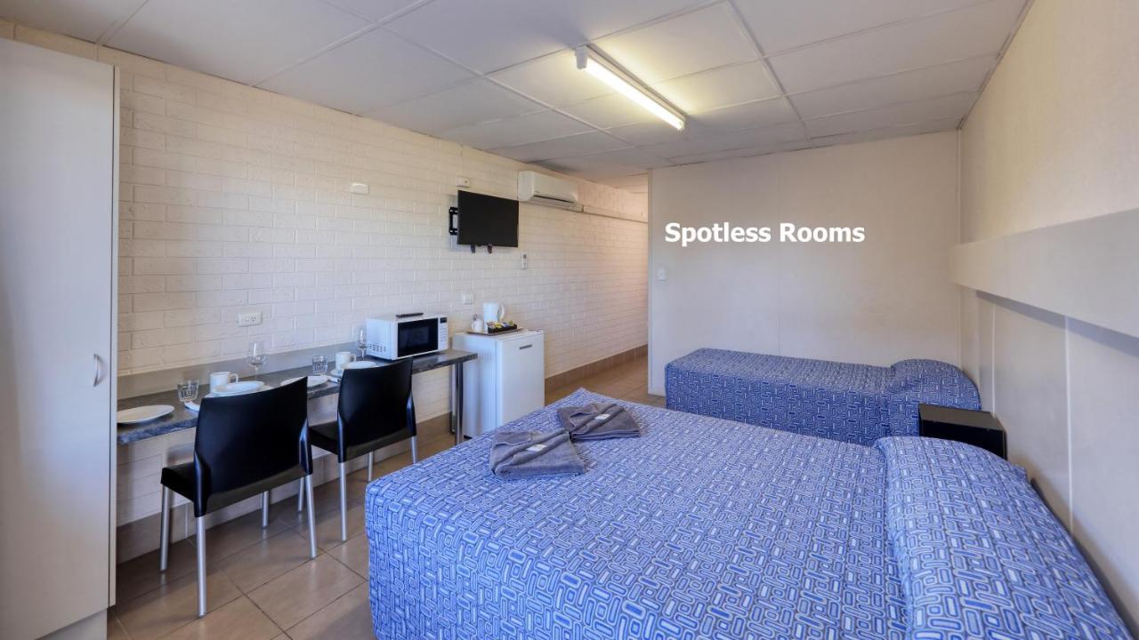Motel 707 Emerald Luaran gambar
