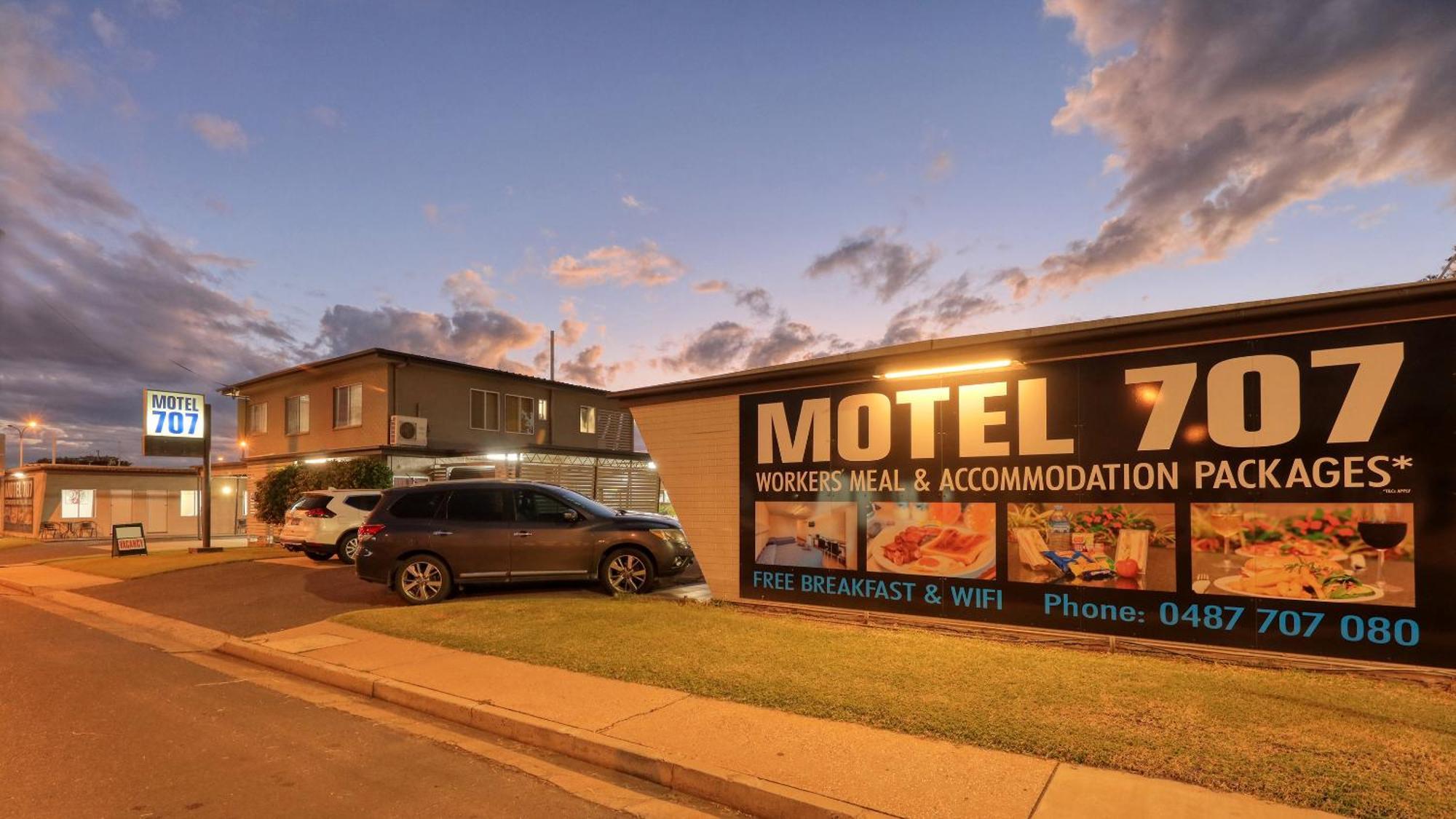 Motel 707 Emerald Luaran gambar