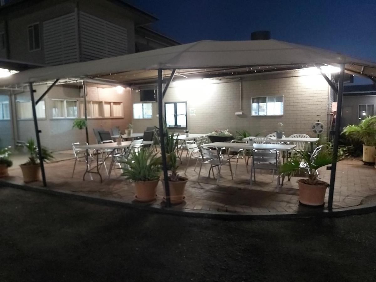 Motel 707 Emerald Luaran gambar
